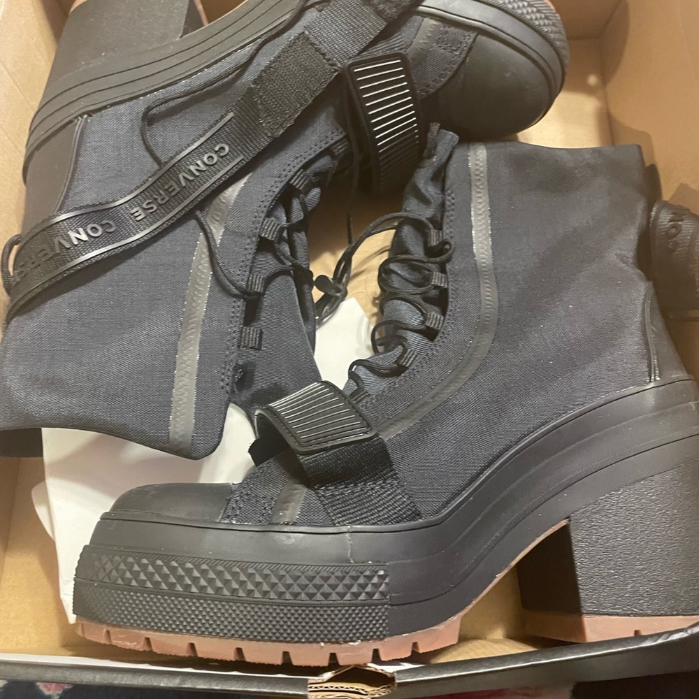 Converse Boots-Never worn beautiful boots!!!